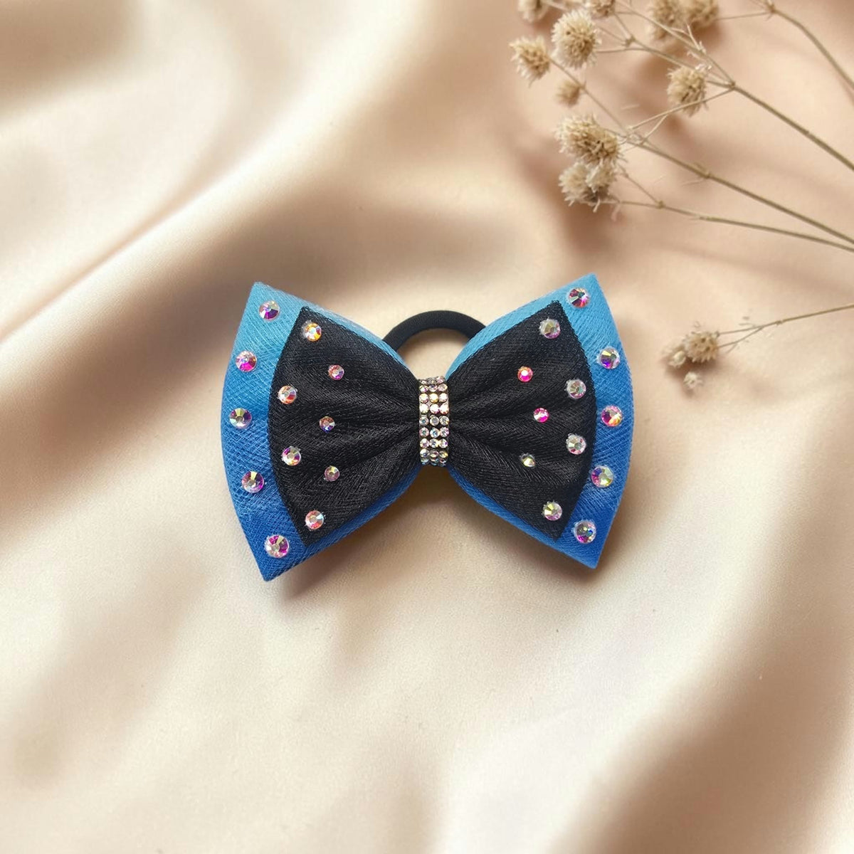 Gardenia Meadow Bow to match Darcy Blinding Winds